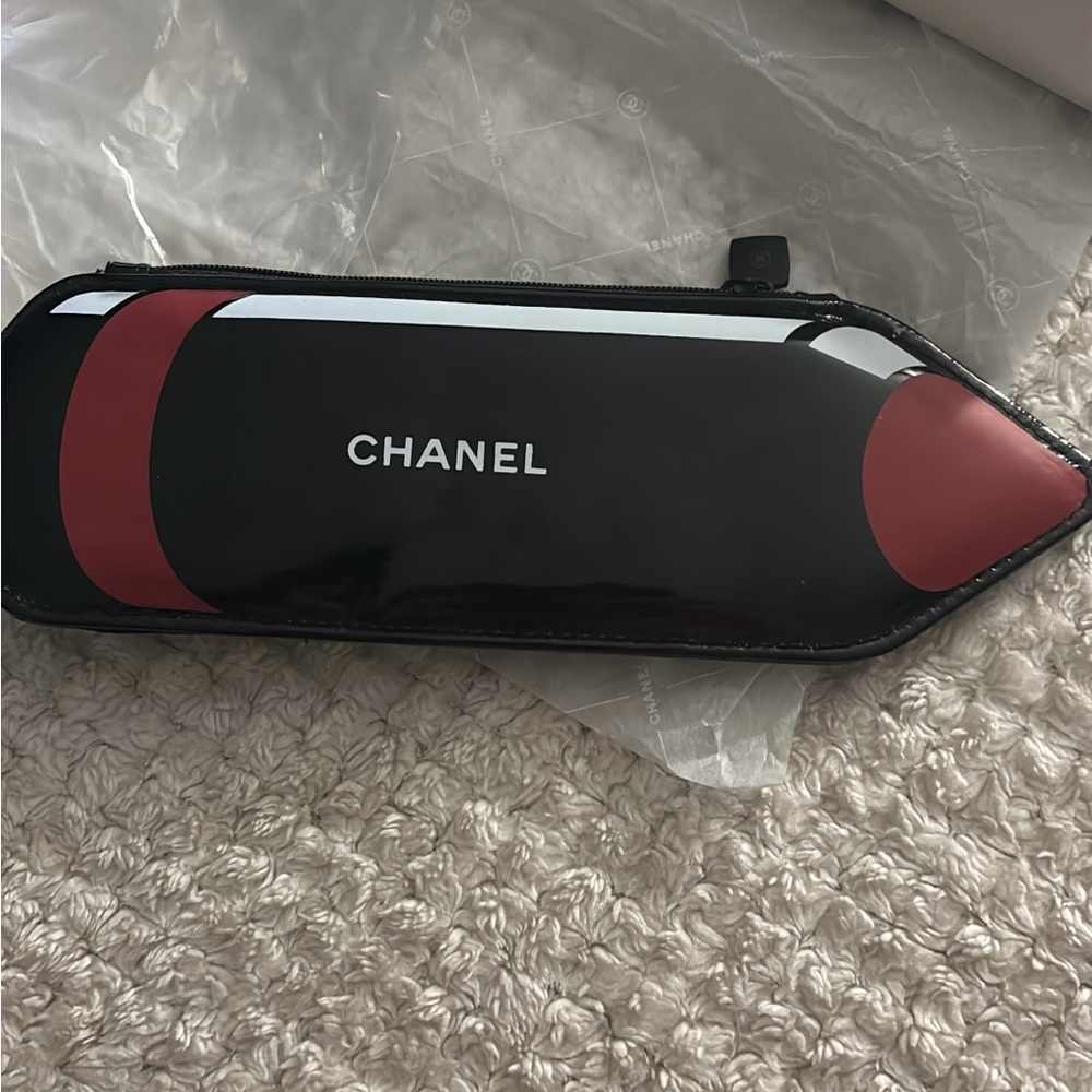 CHANEL Black and Red Lipstick-Shaped Case